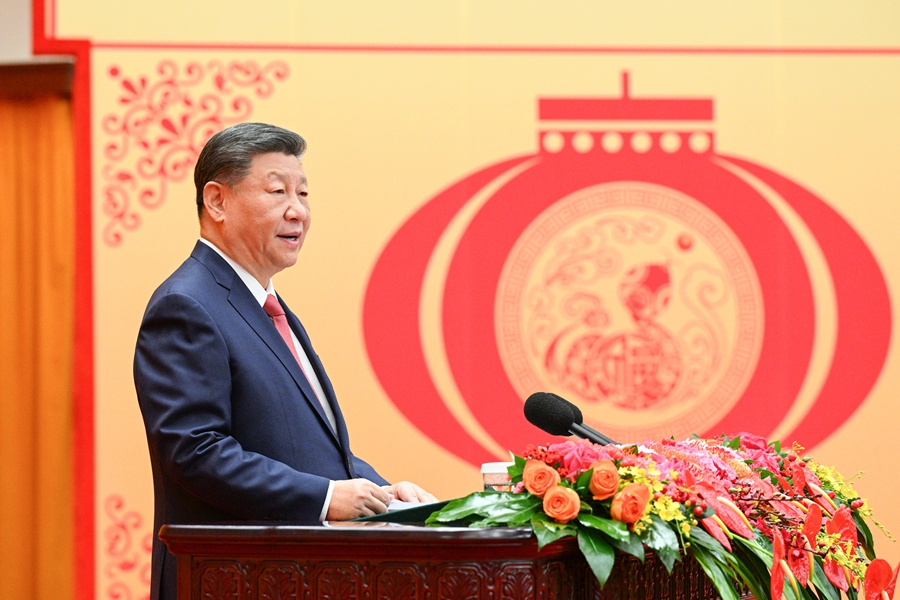 1月27日，中共中央、國務院在北京人民大會堂舉行2025年春節(jié)團拜會。中共中央總書記、國家主席、中央軍委主席習近平發(fā)表講話。